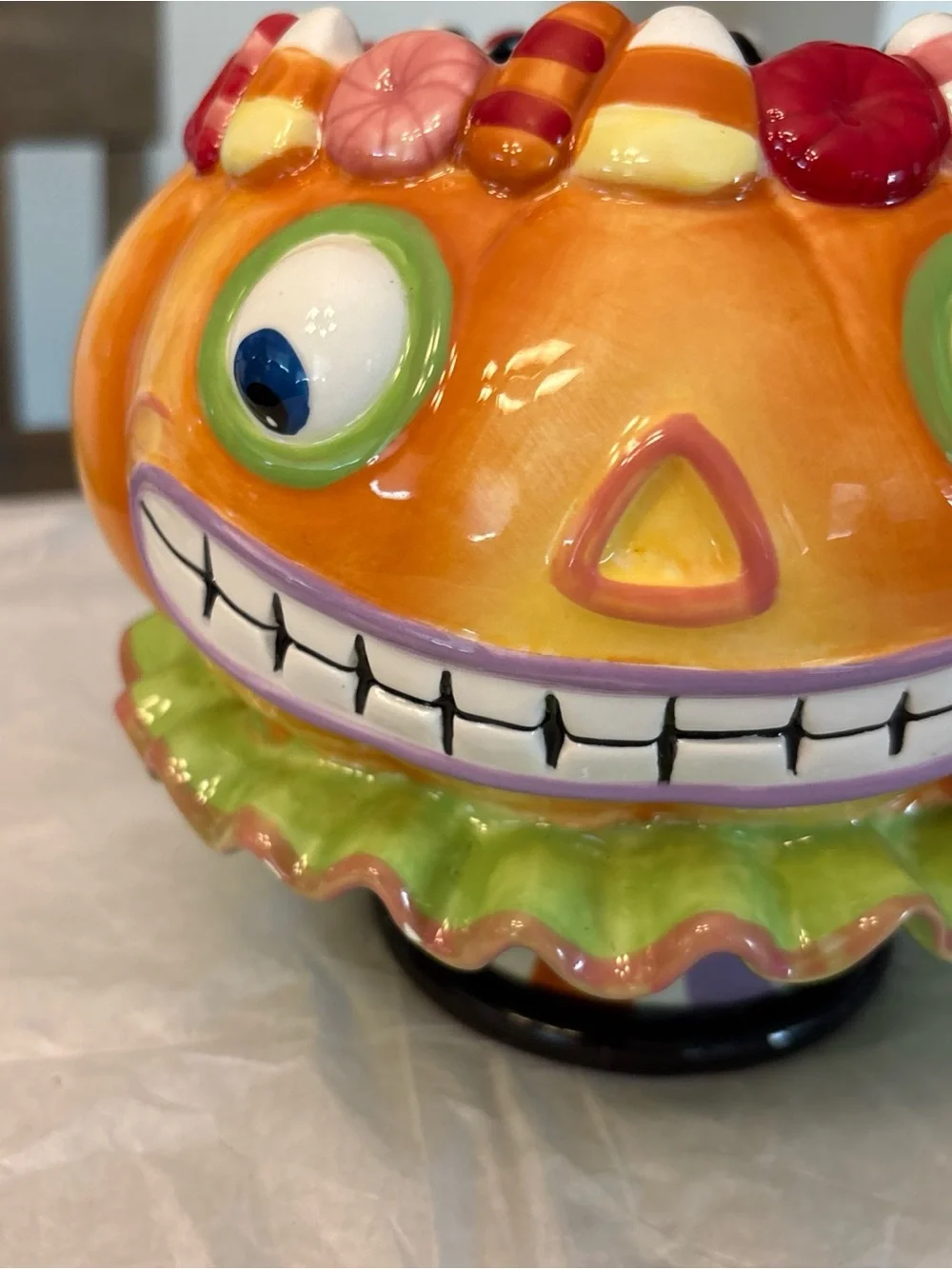 BRAND NEW 2022 Corner Ruby Carnival Candy Corn Pumpkin Bowl